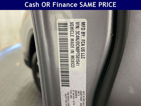 Certified 2023 Jeep Compass Limited w/ Sun and Sound Group AWD/4WD image 18