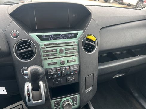 Used 2011 Honda Pilot Touring image 24