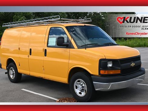 Used 2016 Chevrolet Express 3500 RWD image 1