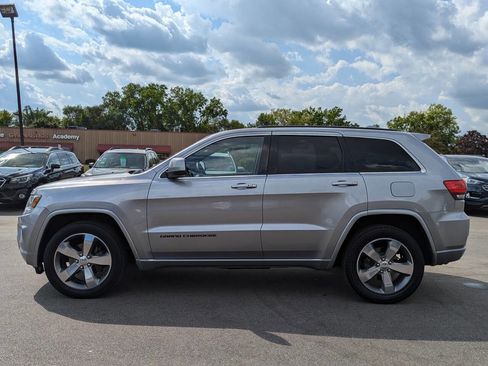 Used 2015 Jeep Grand Cherokee Altitude image 9