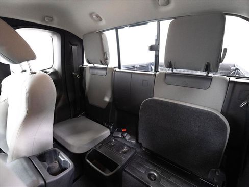 Used 2020 Toyota Tacoma SR w/ SX Package image 5