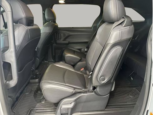 Used 2023 Toyota Sienna XLE Woodland Edition AWD/4WD image 12