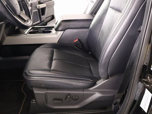 Used 2022 Ford F250 Lariat w/ Lariat Value Package image 12