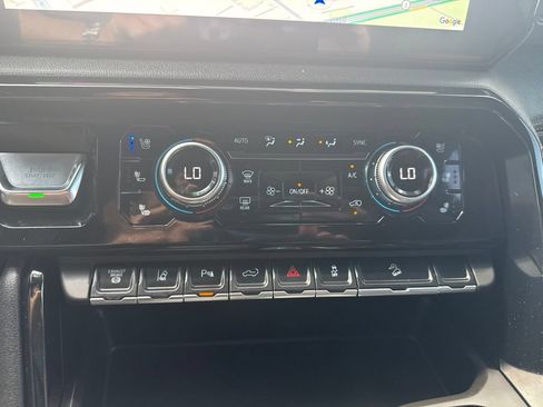 Used 2025 GMC Sierra 2500 AT4 AWD/4WD image 19