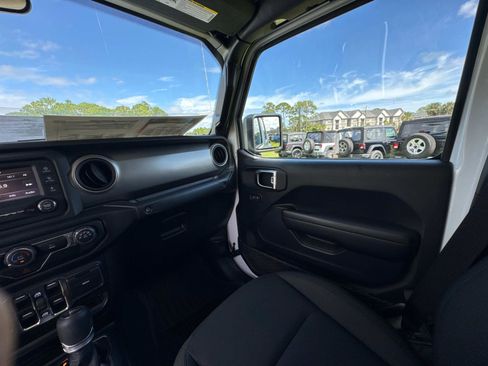 Used 2020 Jeep Gladiator Sport w/ Quick Order Package 24S image 30