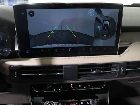 Used 2024 Lincoln Corsair FWD w/ Equipment Group 101A image 8