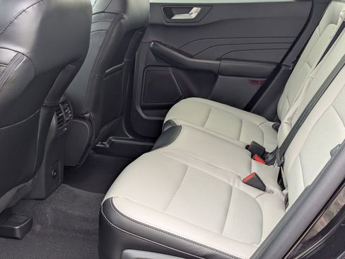 New 2026 Ford Escape SE FWD image 13