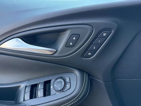 Used 2024 Buick Encore GX Avenir w/ Avenir Technology Package FWD image 10