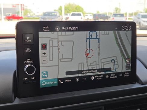 Used 2023 Honda Pilot Touring image 4