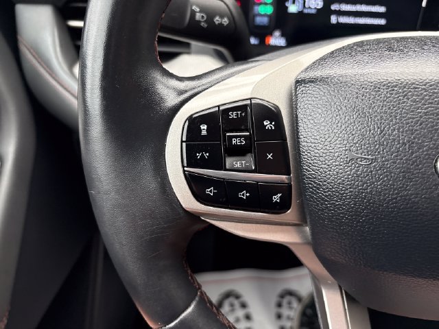 Used 2025 Ford Explorer Active w/ Active Comfort Package AWD/4WD image 11