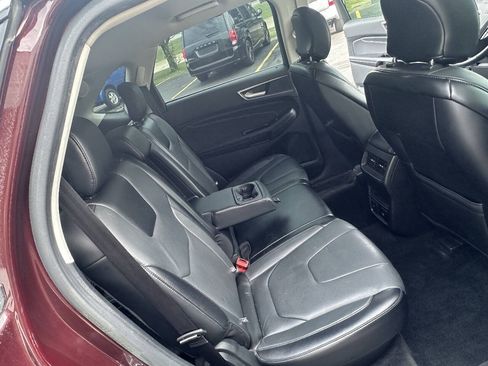 Used 2018 Ford Edge Titanium w/ Technology Package FWD image 21