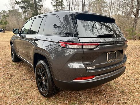 New 2026 Jeep Grand Cherokee Laredo image 5