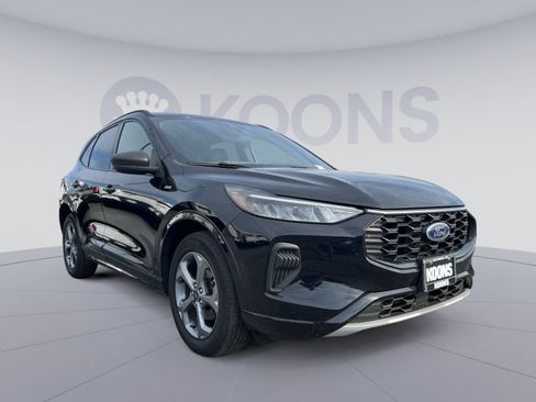Used 2023 Ford Escape ST-Line w/ Tech Pack #1 AWD/4WD image 10