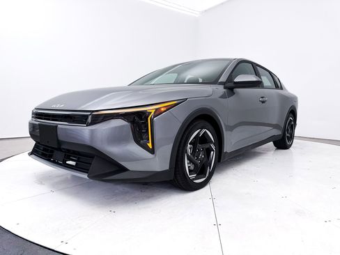 Used 2025 Kia K4 EX image 14
