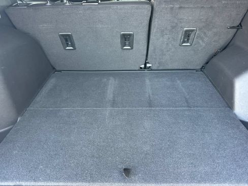 Used 2024 Chevrolet Equinox LT FWD image 16