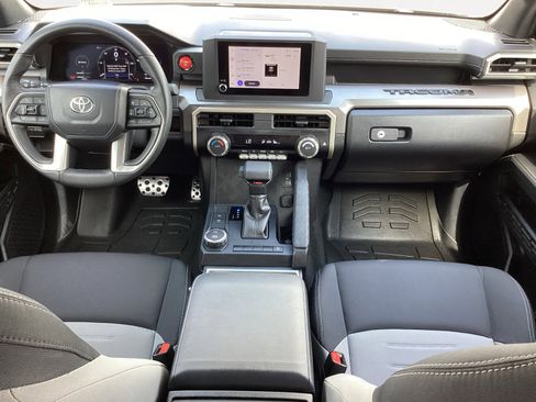 Used 2024 Toyota Tacoma TRD Sport image 4