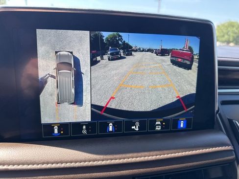 Used 2022 Chevrolet Suburban Z71 w/ Z71 Off-Road Package image 20