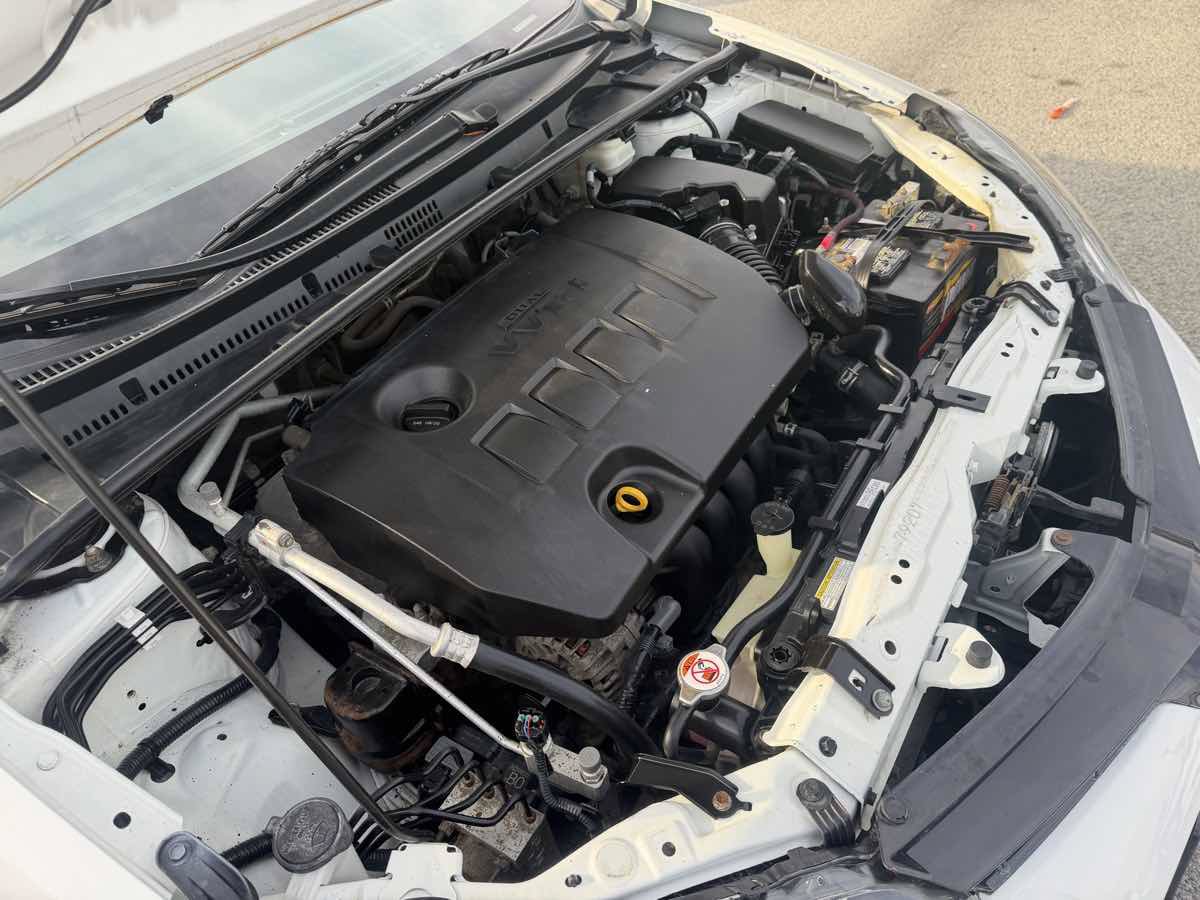 Used 2017 Toyota Corolla LE FWD image 15