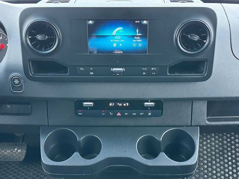 Used 2021 Freightliner Sprinter 2500 image 26