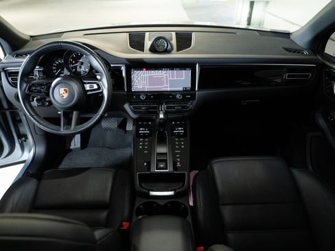 Certified 2023 Porsche Macan AWD/4WD image 24