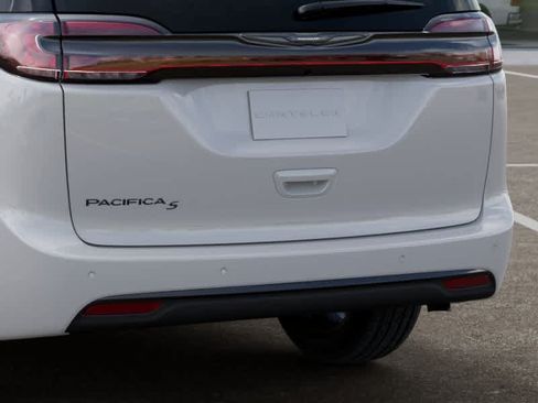 New 2026 Chrysler Pacifica Select w/ S Appearance Package FWD image 13
