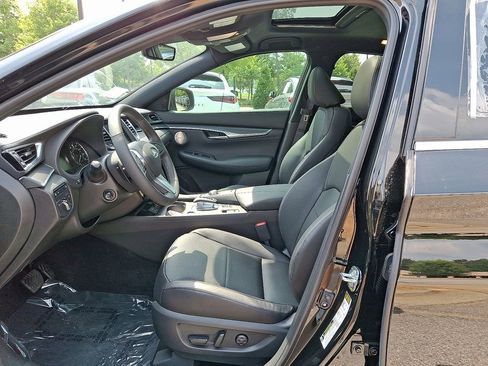 New 2025 INFINITI QX55 Essential image 9