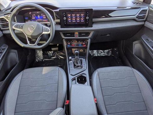 New 2025 Volkswagen Taos SE FWD image 14