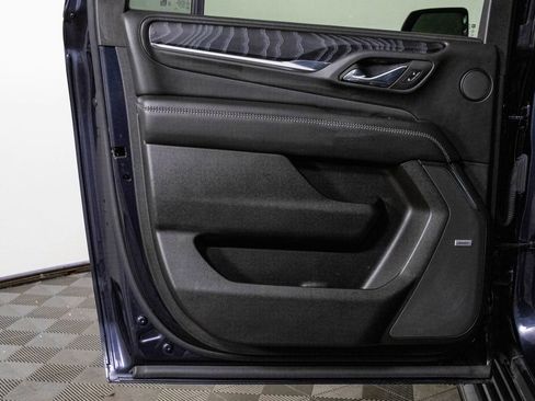 Used 2023 GMC Yukon XL Denali image 34