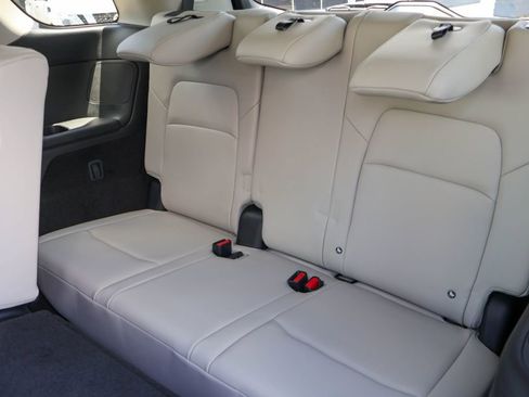 New 2026 Nissan Pathfinder SL FWD image 9
