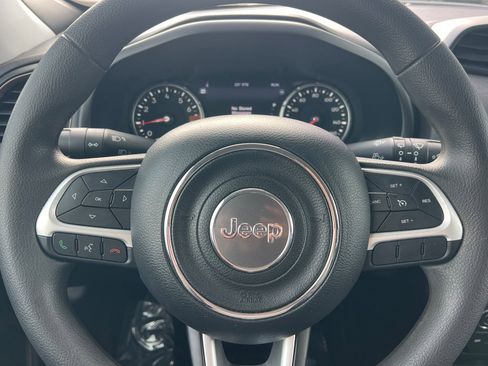 Used 2023 Jeep Renegade Latitude image 21