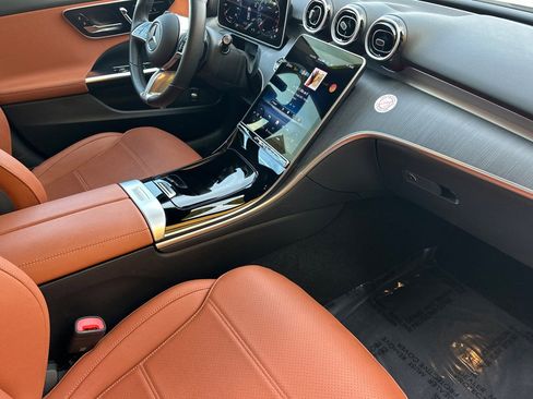 Used 2025 Mercedes-Benz C 300 4MATIC Sedan image 17