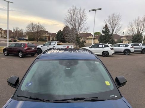 Used 2022 Ford Explorer XLT w/ Equipment Group 202A image 9