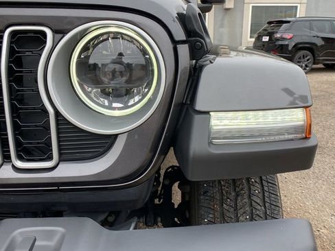 Used 2024 Jeep Wrangler Unlimited Sahara w/ Safety Group AWD/4WD image 10