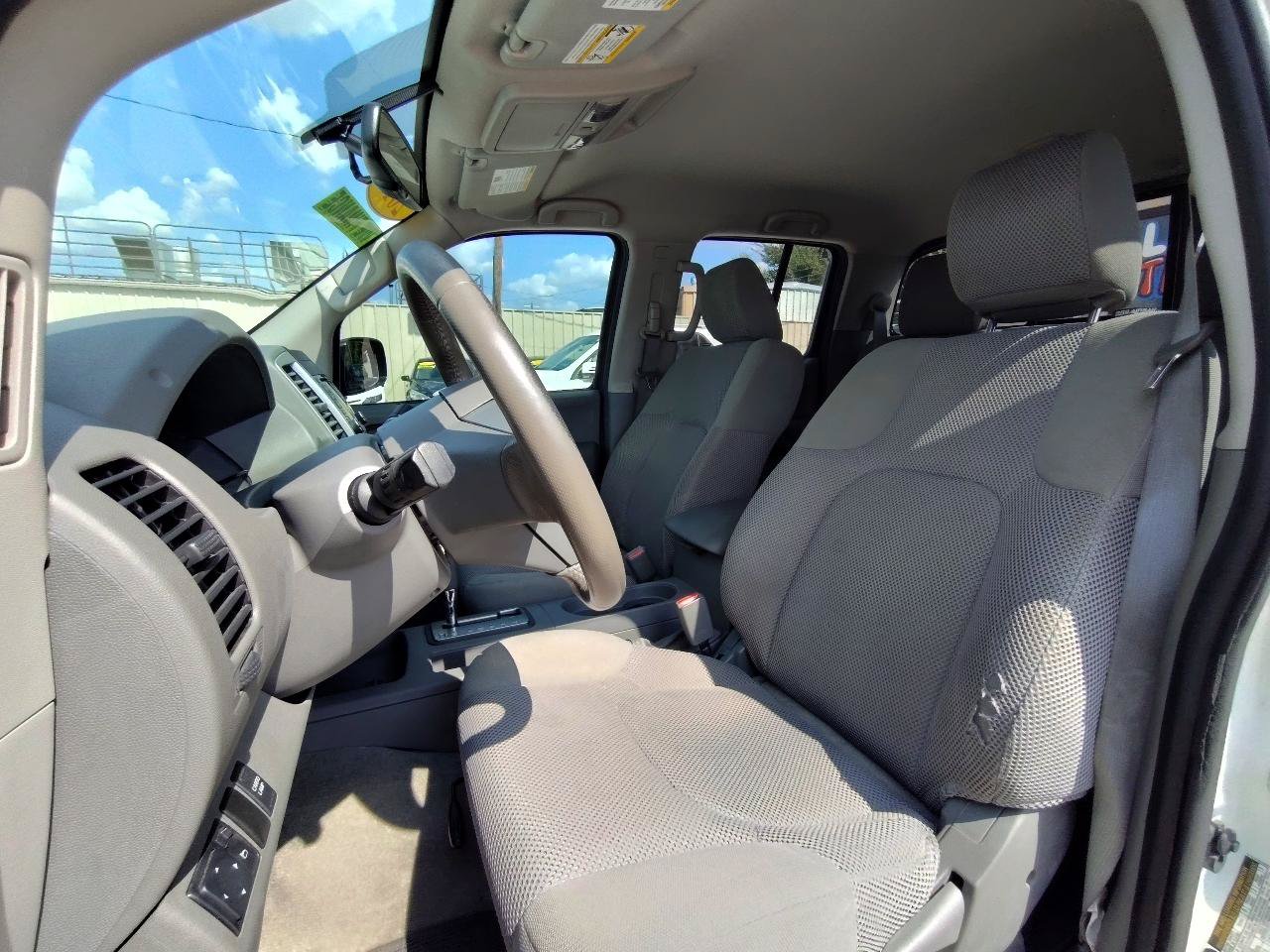 Used 2017 Nissan Frontier SV w/ SV Value Truck Package RWD image 15