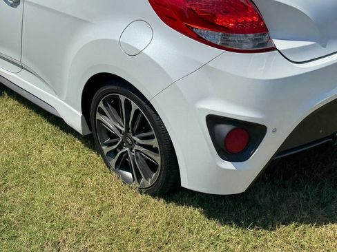 Used 2016 Hyundai Veloster Turbo w/ Option Group 04 FWD image 20