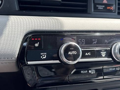 Used 2025 Honda Pilot EX-L image 35