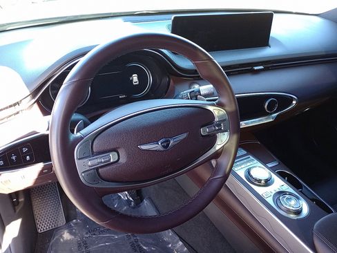 Used 2022 Genesis GV70 2.5T w/ Advanced Package image 9