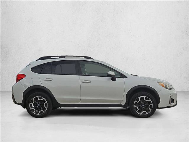 Used 2017 Subaru Crosstrek 2.0i Limited w/ Popular Package #2 AWD/4WD image 4