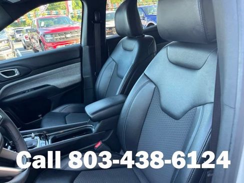 Used 2024 Jeep Compass Latitude AWD/4WD image 8