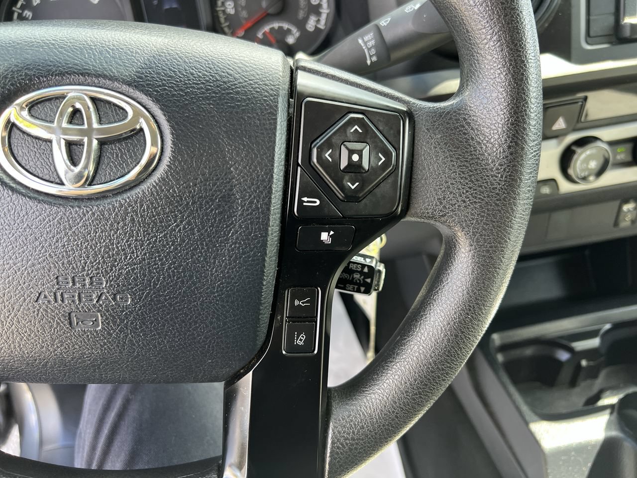 Used 2018 Toyota Tacoma SR w/ SR Convenience Package AWD/4WD image 20