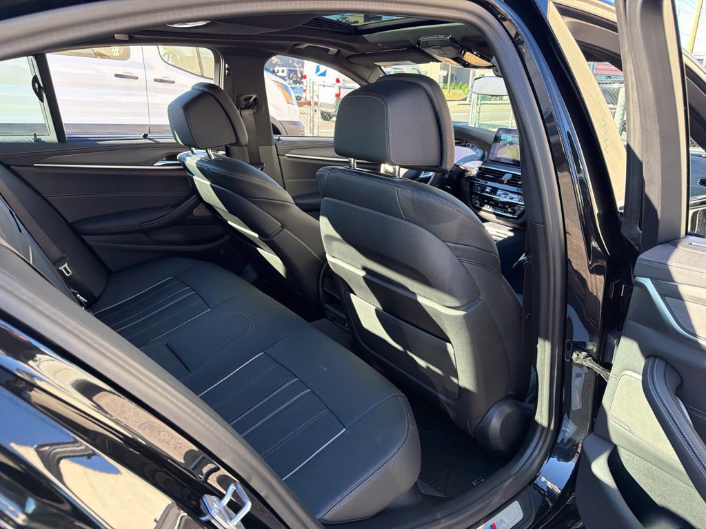 Used 2023 BMW M550i xDrive w/ Executive Package AWD/4WD image 18