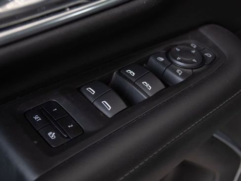 Used 2021 Chevrolet Tahoe Z71 w/ Luxury Package image 22