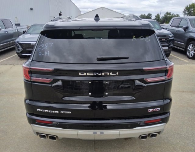 Used 2026 GMC Acadia Denali AWD/4WD image 4