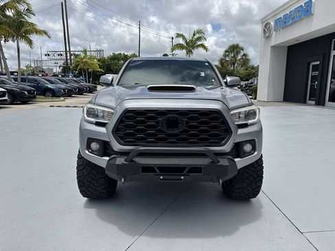 Used 2017 Toyota Tacoma TRD Sport w/ Tow Package RWD image 8