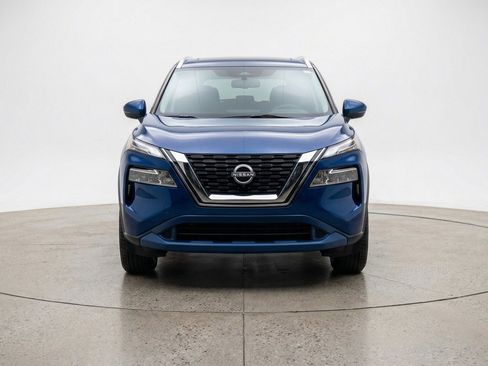 Used 2025 Nissan Rogue SV AWD/4WD image 2
