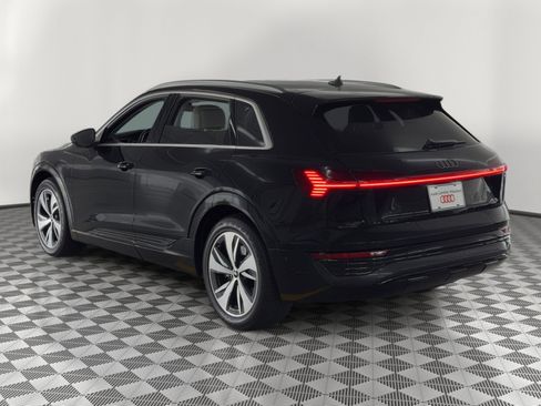 Used 2024 Audi Q8 e-tron Premium Plus w/ Premium Plus Package AWD/4WD image 3
