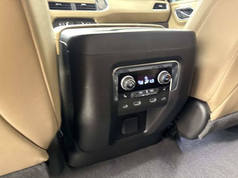 Used 2023 Chevrolet Tahoe Premier w/ Premium Package AWD/4WD image 16