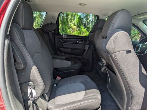 Used 2017 Chevrolet Traverse LT w/ Style and Technology Package FWD image 15