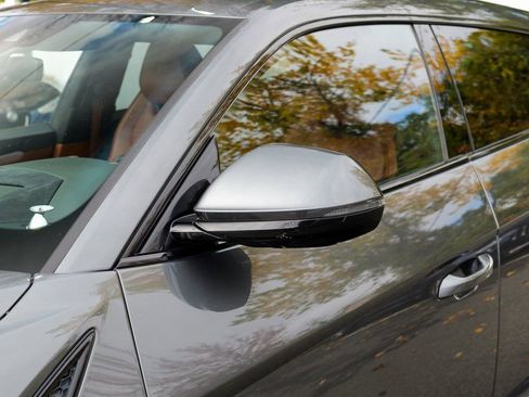 Used 2019 Lamborghini Urus Base image 11