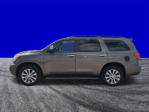 Used 2017 Toyota Sequoia Limited w/ Safety & Convenience Package RWD image 7